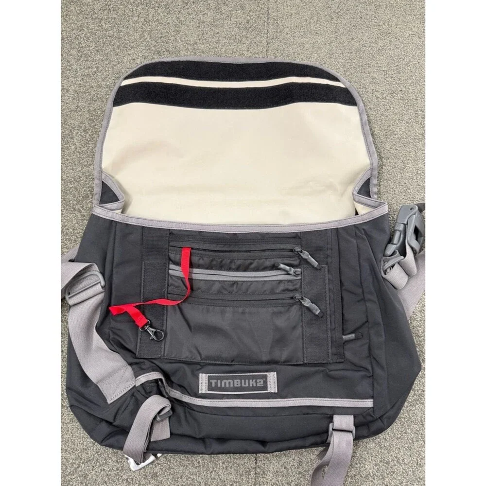 Timbuk2 black messenger